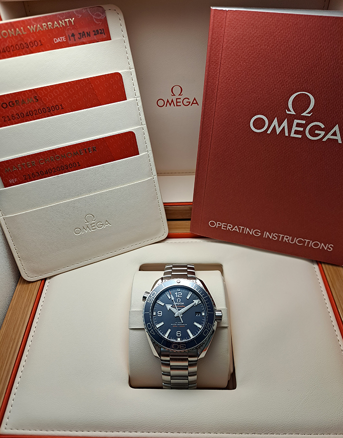 Omega Seamaster Planet Ocean Midsize 600M Ref. 215.30.40.20.03.001